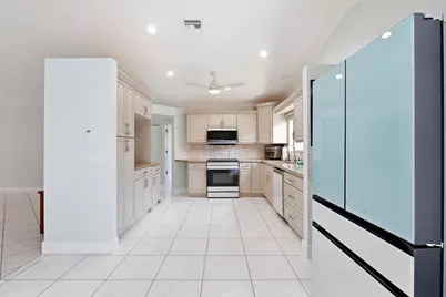 2390 NW 15th Street NW, Delray Beach, FL 33445 - Photo 9