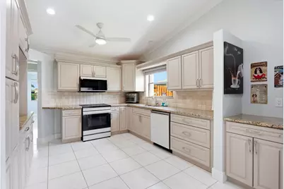 2390 NW 15th Street NW, Delray Beach, FL 33445 - Photo 7