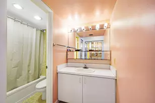 1400 St Charles Pl, Pembroke Pines, FL 33026 - Photo 23