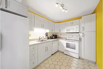 1400 Saint Charles Place #624, Pembroke Pines, FL 33026 - Photo 5