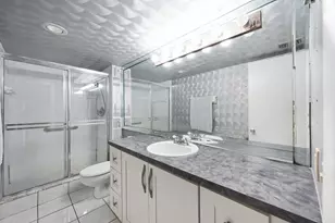 1400 St Charles Pl, Pembroke Pines, FL 33026 - Photo 17