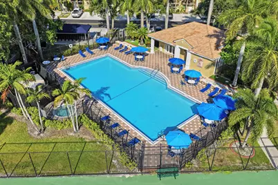 12207 SW 6th Street, Pembroke Pines, FL 33025 - Photo 25