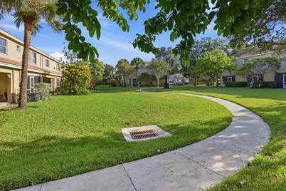 12207 SW 6th Street, Pembroke Pines, FL 33025 - Photo 17