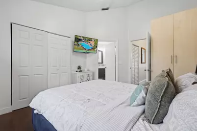 12207 SW 6th Street, Pembroke Pines, FL 33025 - Photo 9