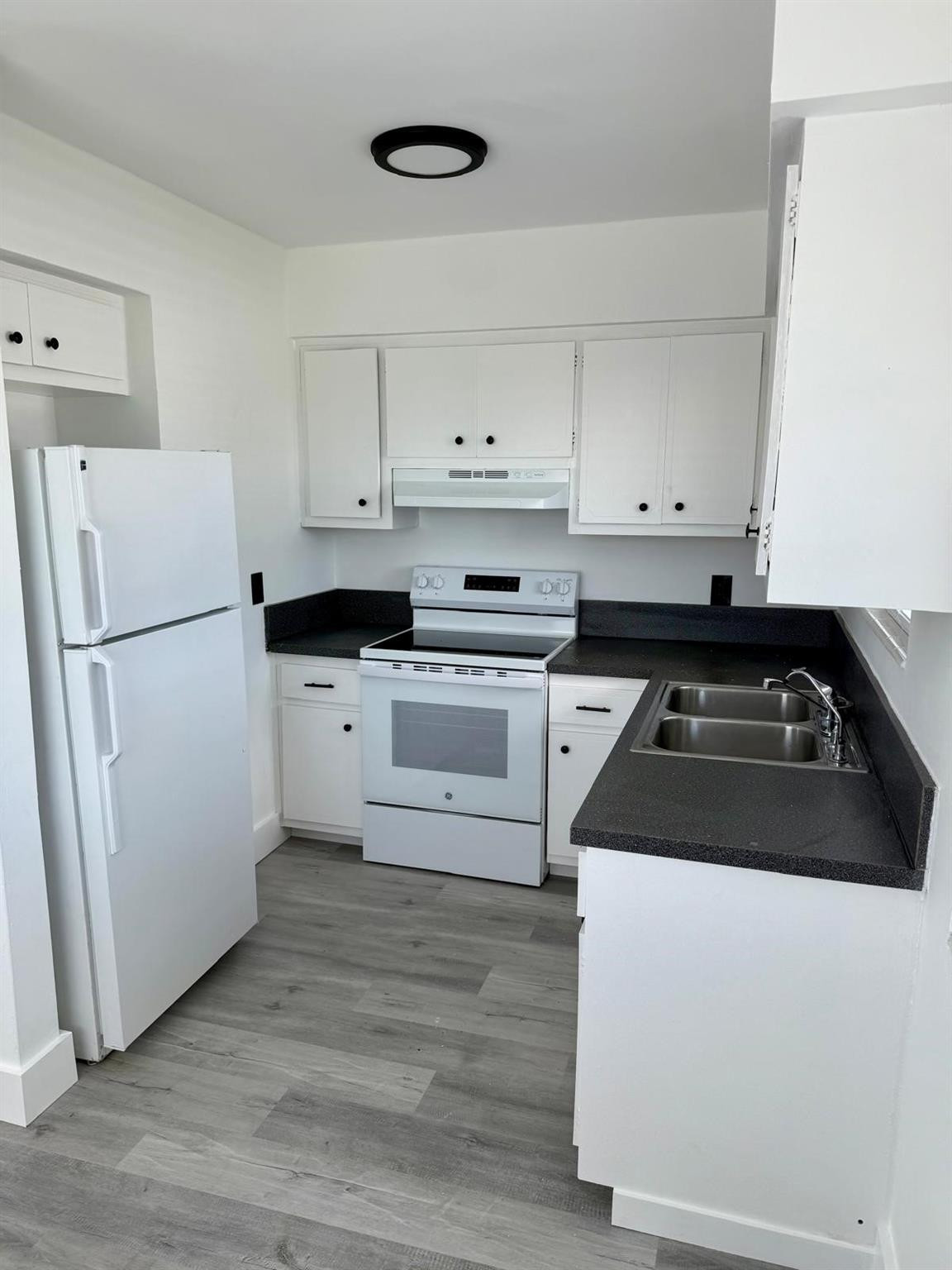 2837 NE 30th St #8 - 2837 NE 30th St #8, Fort Lauderdale, FL 33306 Luxury Property | Jose Angel Pina