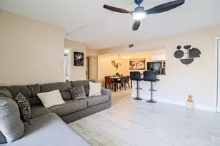 450 Palm Cir W, Pembroke Pines, FL 33025 - Photo 15