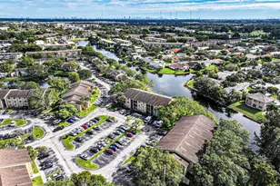 450 Palm Cir W, Pembroke Pines, FL 33025 - Photo 67