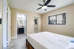 450 Palm Cir W, Pembroke Pines, FL 33025 - Photo 39