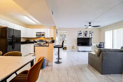 450 Palm Circle W #106, Pembroke Pines, FL 33025 - Photo 1