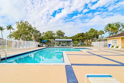 450 Palm Circle W #106, Pembroke Pines, FL 33025 - Photo 57