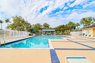 450 Palm Cir W, Pembroke Pines, FL 33025 - Photo 57