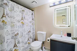 450 Palm Cir W, Pembroke Pines, FL 33025 - Photo 41