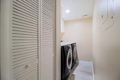 450 Palm Circle W #106, Pembroke Pines, FL 33025 - Photo 5
