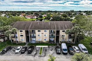 450 Palm Cir W, Pembroke Pines, FL 33025 - Photo 63