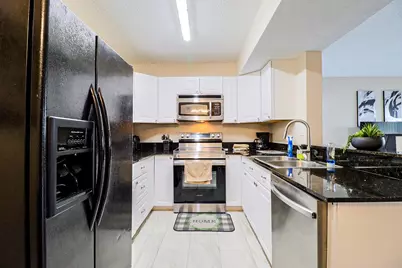 450 Palm Circle W #106, Pembroke Pines, FL 33025 - Photo 17