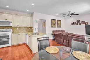 317 E Garden Cove Cir, Davie, FL 33325 - Photo 19
