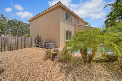 317 E Garden Cove Circle, Davie, FL 33325 - Photo 39