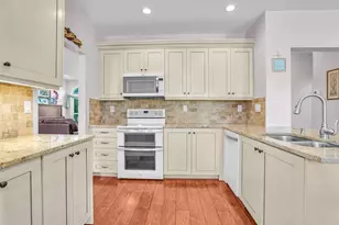 317 E Garden Cove Cir, Davie, FL 33325 - Photo 17