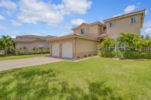 317 E Garden Cove Cir, Davie, FL 33325 - Photo 1