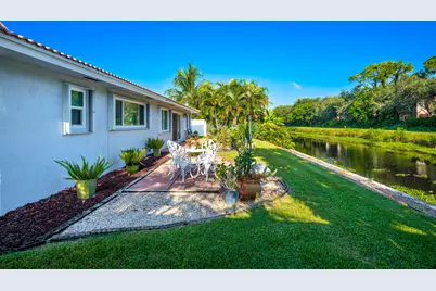 1315 SW 25th Avenue, Boynton Beach, FL 33426 - Photo 9