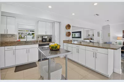 700 NE 70th Street, Boca Raton, FL 33487 - Photo 9