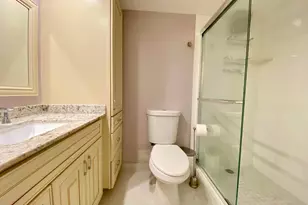 3800 Oaks Clubhouse Dr, Pompano Beach, FL 33069 - Photo 9