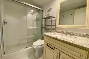 3800 Oaks Clubhouse Dr, Pompano Beach, FL 33069 - Photo 11