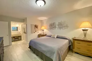 3800 Oaks Clubhouse Dr, Pompano Beach, FL 33069 - Photo 7