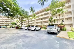 3800 Oaks Clubhouse Dr, Pompano Beach, FL 33069 - Photo 17