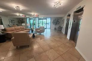 3800 Oaks Clubhouse Dr, Pompano Beach, FL 33069 - Photo 19