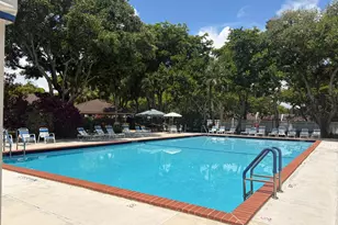 3800 Oaks Clubhouse Dr, Pompano Beach, FL 33069 - Photo 27