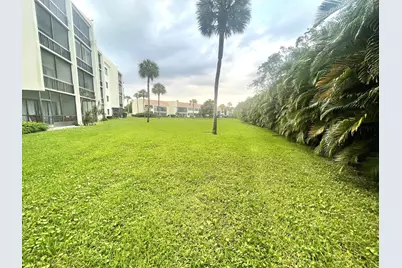 2500 Presidential Way #106, West Palm Beach, FL 33401 - Photo 31