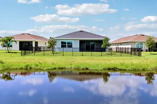 1113 SE Crosswood Wy, Port Saint Lucie, FL 34984 - Photo 3