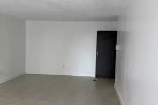 482 NW 165th St Rd, Miami, FL 33169 - Photo 15