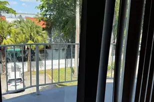 482 NW 165th St Rd, Miami, FL 33169 - Photo 5