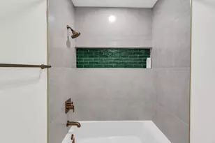 176 NW 106th Terrace, Pembroke Pines, FL 33026 - Photo 13