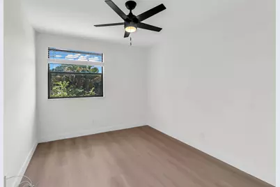 176 NW 106th Terrace, Pembroke Pines, FL 33026 - Photo 11