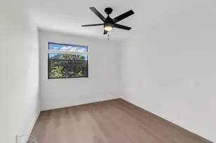 176 NW 106th Terrace, Pembroke Pines, FL 33026 - Photo 11