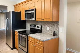 13001 SW 11th Ct, Pembroke Pines, FL 33027 - Photo 7