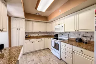 1326 Lake Erie Dr, Lake Worth, FL 33461 - Photo 5