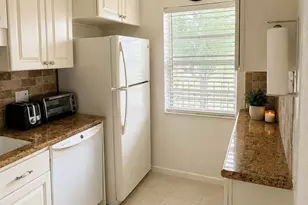 150 Lake Meryl Dr, West Palm Beach, FL 33411 - Photo 7