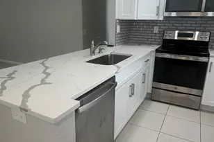 93 Normandy B, Delray Beach, FL 33484 - Photo 5