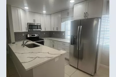 93 Normandy B, Delray Beach, FL 33484 - Photo 3