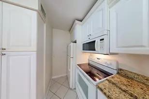 1015 Green Pine Blvd, West Palm Beach, FL 33409 - Photo 7
