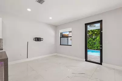 3567 W 110th Terrace, Hialeah, FL 33018 - Photo 9
