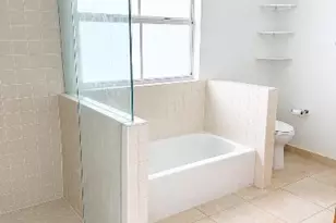 620 NE 7th Ave, Fort Lauderdale, FL 33304 - Photo 3