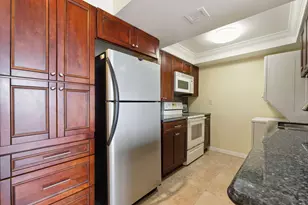 734 Executive Center Dr, West Palm Beach, FL 33401 - Photo 3