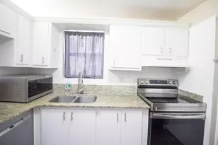 2316 S Cypress Bend Dr, Pompano Beach, FL 33069 - Photo 7