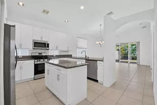 8107 Bellafiore Way, Boynton Beach, FL 33472 - Photo 5