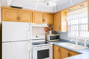 41 Lyndhurst B, Deerfield Beach, FL 33442 - Photo 11
